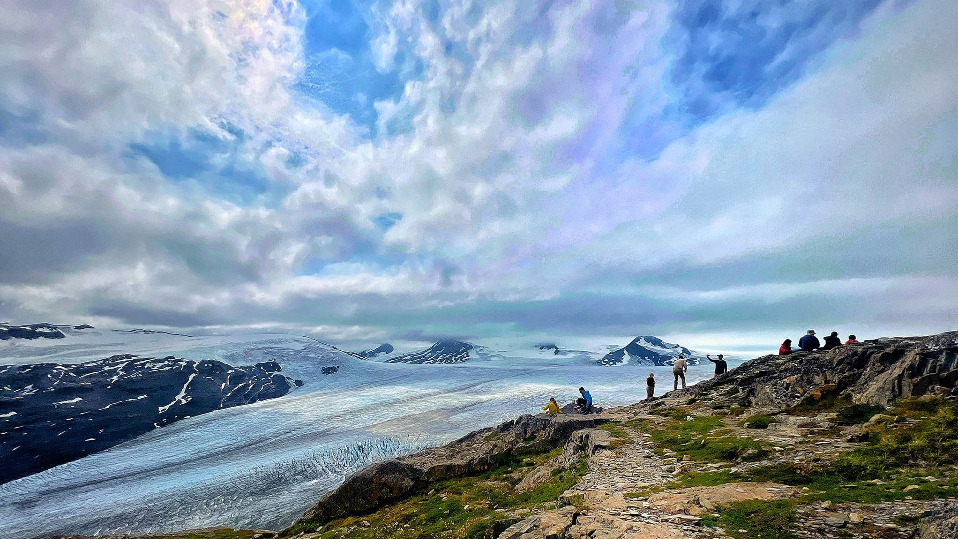 Alaska-Kenai-Hiking-Adventure-Tour-Women